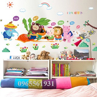 Decal Dán Tường Gấu Nhổ Cà Rốt SK9037