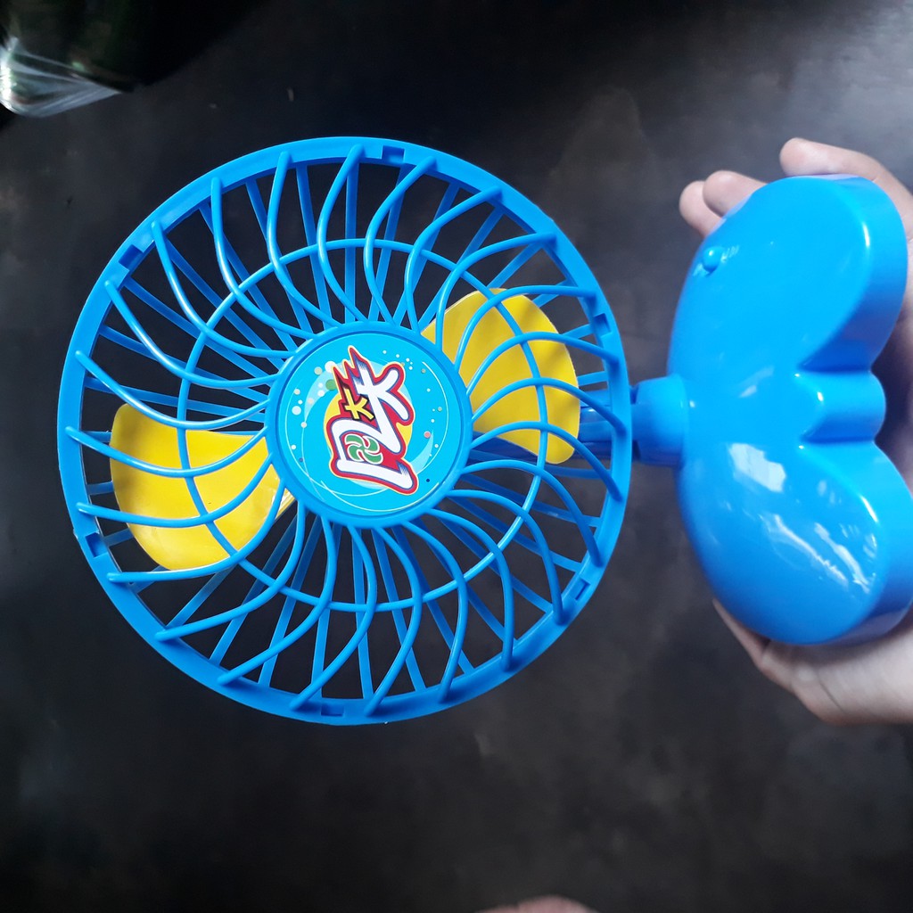 Quạt mini để bàn lực quay siêu mạnh có đèn tặng pin có video