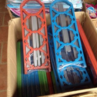1 kệ đê giây dep 4 tầng 35k