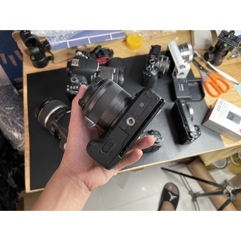 Canon M3 kèm ống kính 15-45mm - Đầy đủ phụ kiện