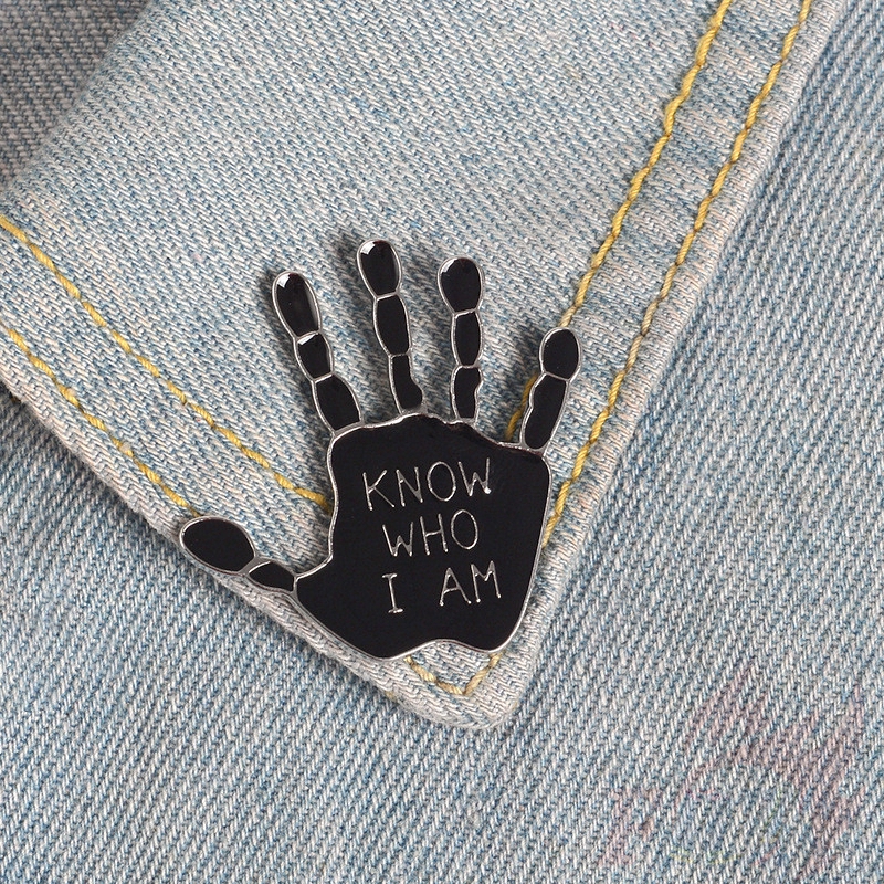 Ghim cài áo hình bàn tay thời trang