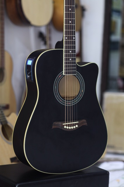 Guitar LM-98BK, Được gắn sẵn bộ EQ kết nối ra loa tích hợp máy chỉnh âm