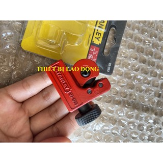 Dao cắt ống Stanley 93-033-22