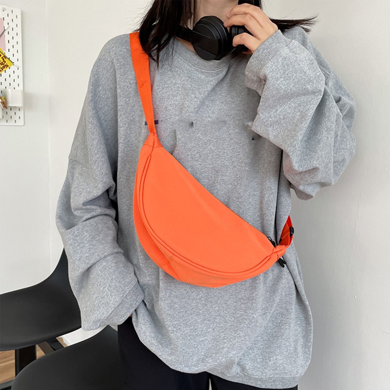 Túi Đeo Chéo Bằng Nylon Hình Bán Nguyệt Có Khóa Kéo Phong Cách Retro