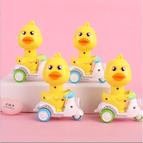 Đồ Chơi Vịt Con Chạy Xe Vespa Thú Vị NHỰA ĐẸP