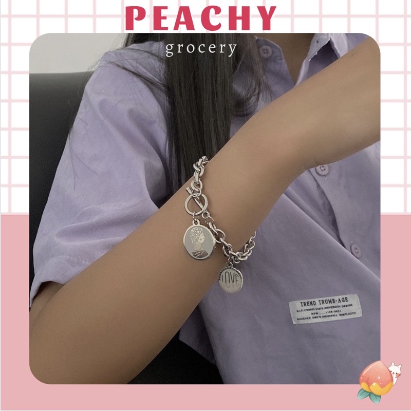 Vòng Tay Nữ Hợp Kim Hình Đồng Xu Nữ Hoàng Cực Ngầu Peachy