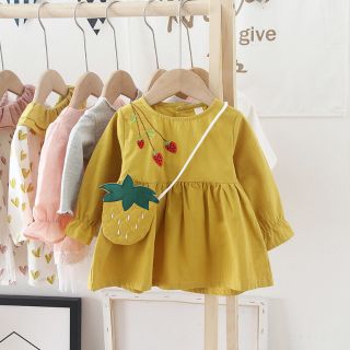 Set váy dâu tây kèm túi cho bé