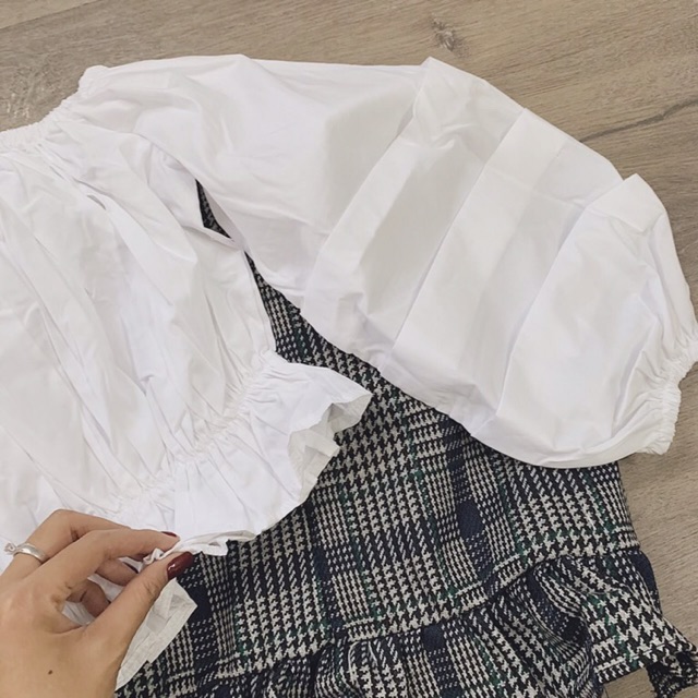 Áo croptop bẹt vai tay nhún