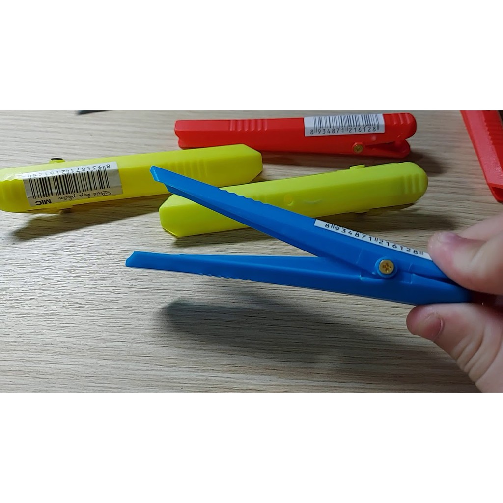 Bút kẹp phấn Mic, sử dụng dễ dàng tránh bẩn tay, bui, gãy phấn, sử dụng cho giáo viên và học sinh