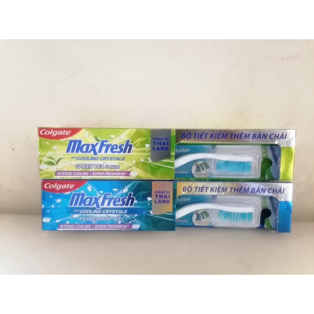 Kem đánh răng Colgate Maxfresh 230g tặng kèm bàn chải