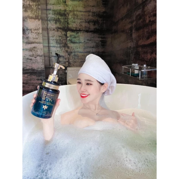 Sữa tắm dưỡng trắng Magic Skin chiết xuất mật ong và nước hoa 400ml