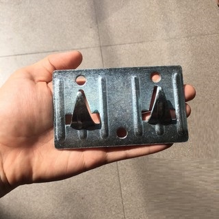 Móc giá treo bình nóng lạnh 15 lít, 30 lít, 40 lít (Giá 1 chiếc)