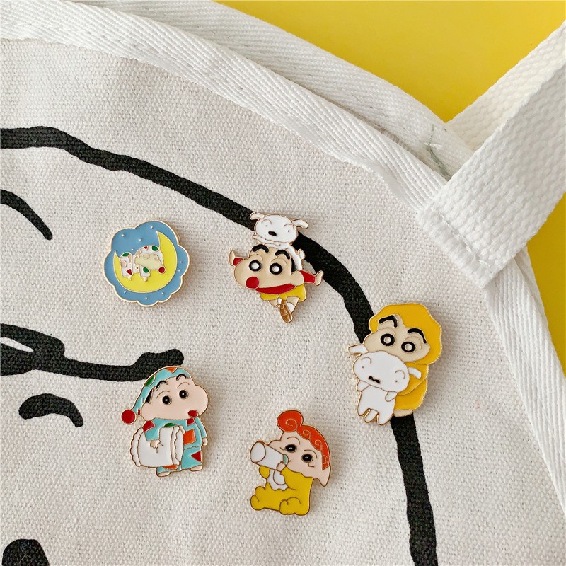 Ghim cài áo hình cậu bé bút chì shin-chan hoạt hình thiết kế dễ thương
