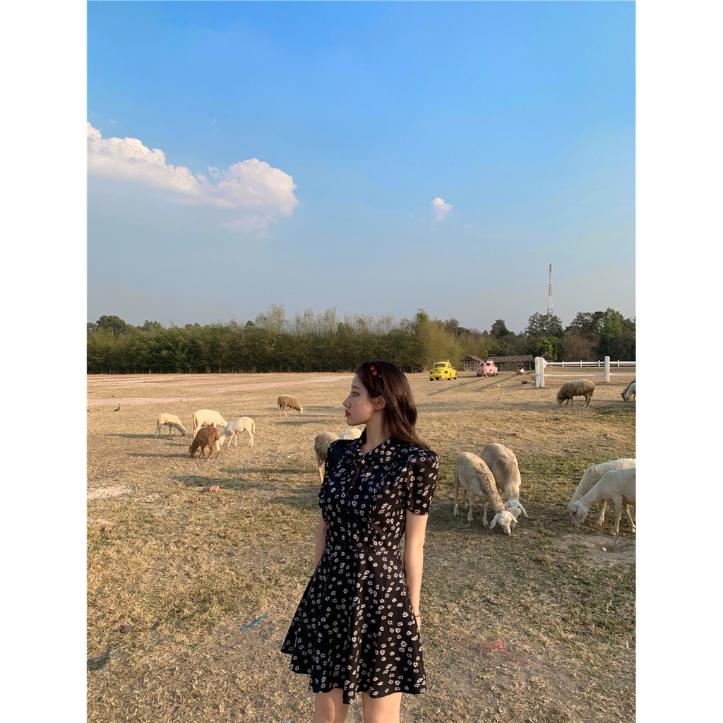 Đầm hoa nhí HyunA