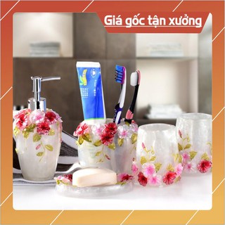 Bộ đồ dùng phòng tắm khắc hoa