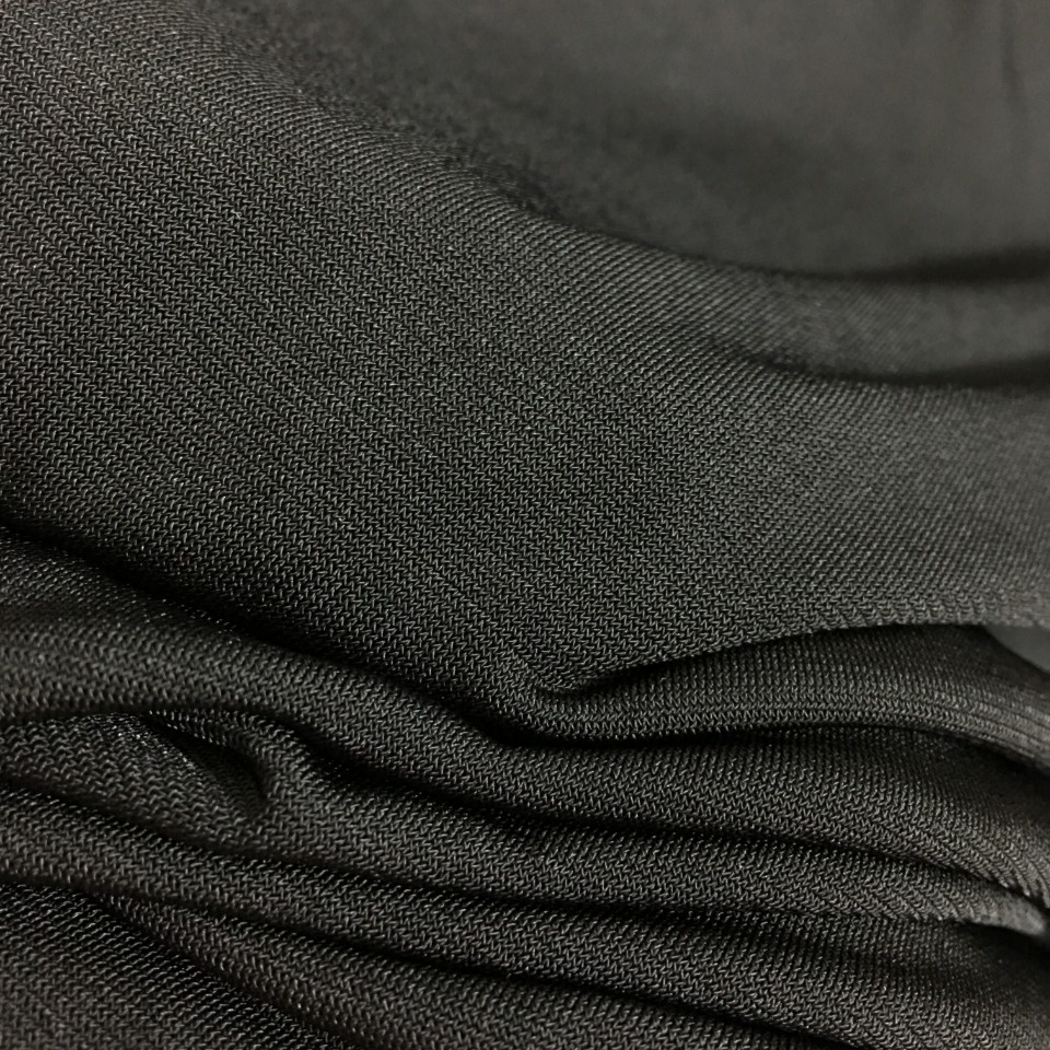 Váy nữ thời trang cao cấp Versace thiết kế khoét eo quyến rũ, thu hút