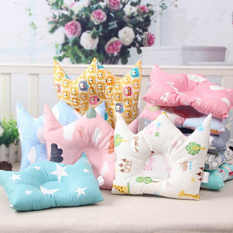 Gối ngủ cotton hình vương miện dễ thương cho bé