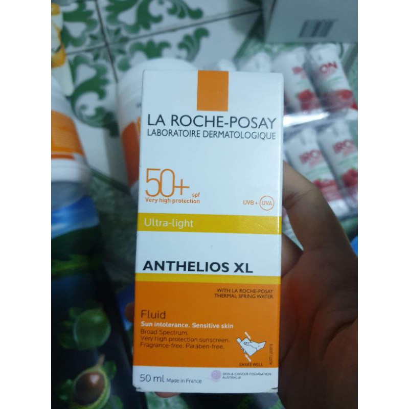 Kem chống nắng LA ROCHE-POSAY Anthelios XL Ultra light Spf 50+ (Lọ Dẹp- Kẻ Vàng)
