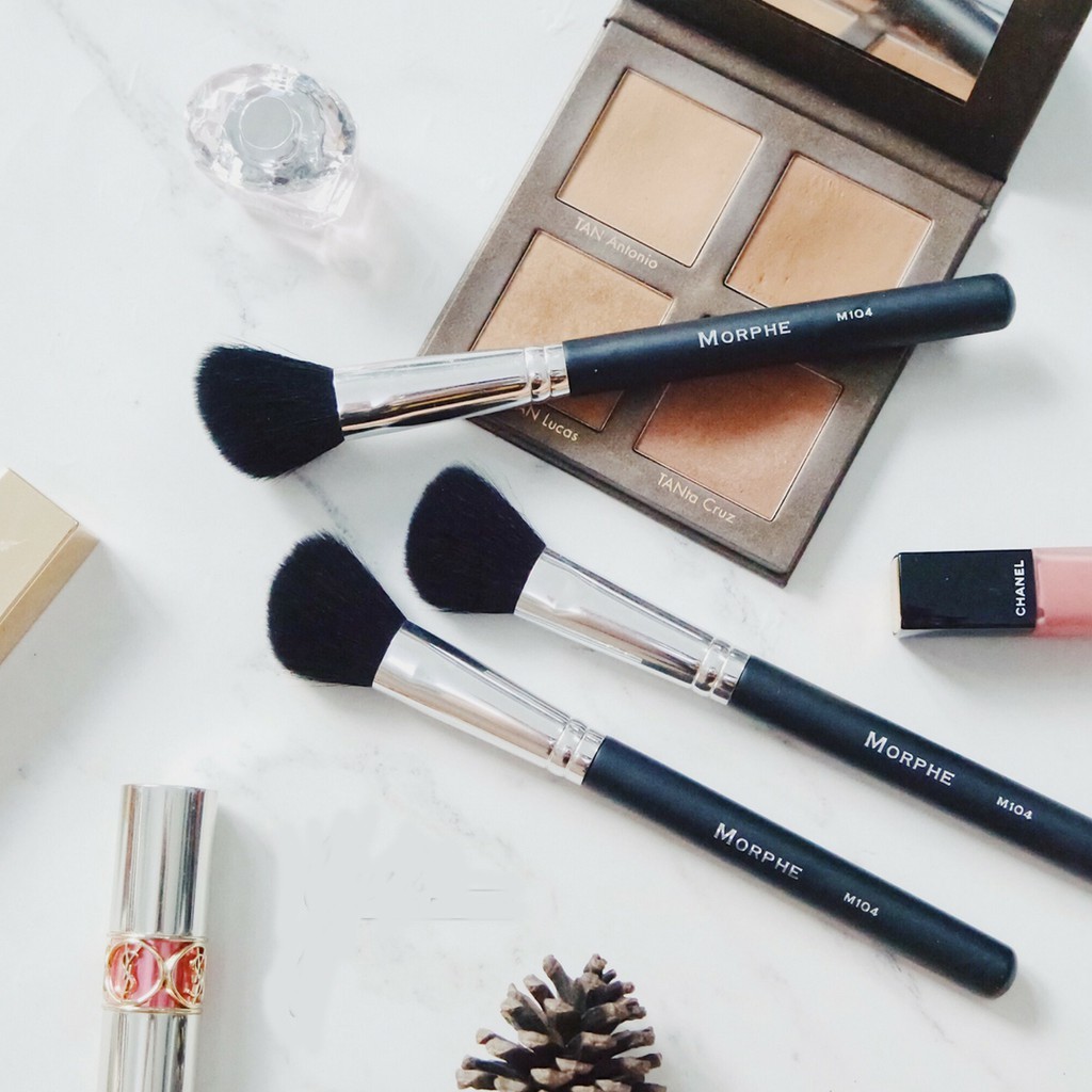Cọ Trang Điểm Dùng Cho Tạo Khối Morphe M104