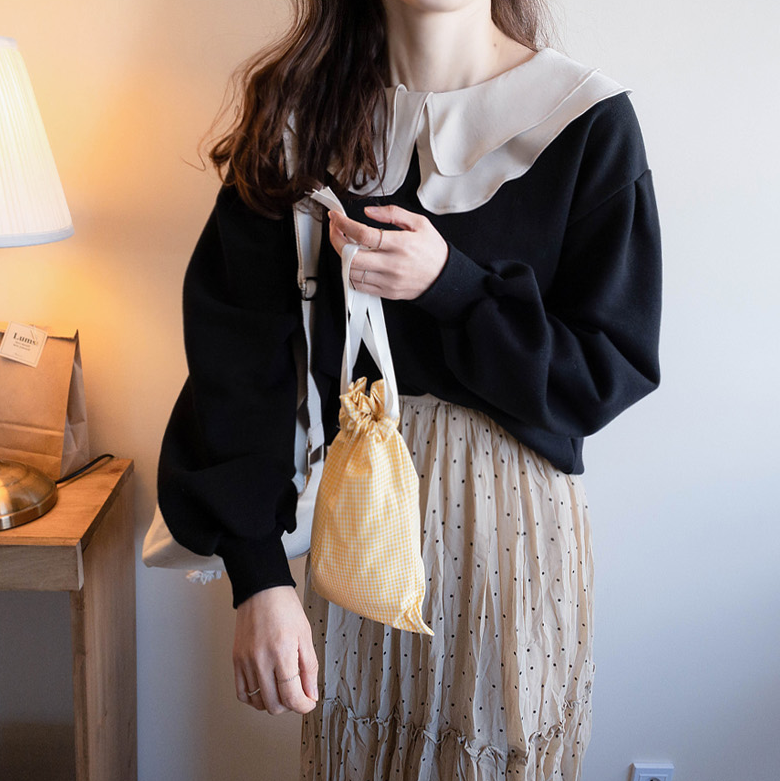 Bộ Áo Nỉ Cổ Lá Sen + Chân Váy Chấm Bi Nữ Tính Phong Cách Hàn Quốc 2021