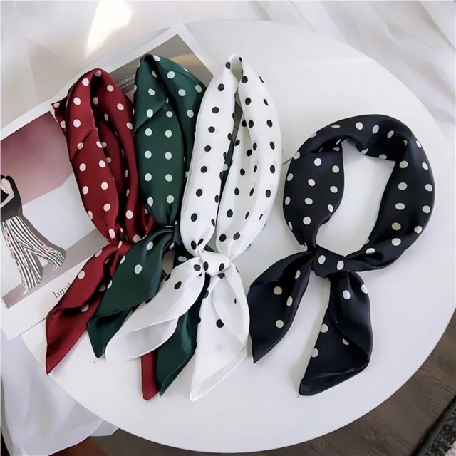 Khăn lụa vuông size 70x70cm chấm bi