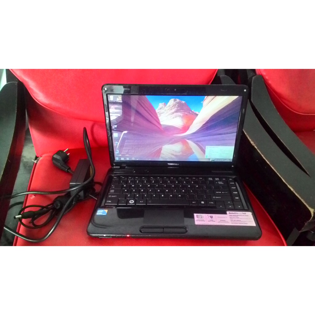 Laptop Toshiba L740 core i3 core i5 sử dụng văn phòng giải trí Game nhẹ