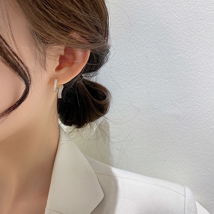 Bông Tai Nữ Hình Vỏ Sò Đính Đá Opal Thời Trang