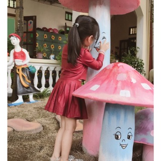 Sét váy da màu đỏ đô