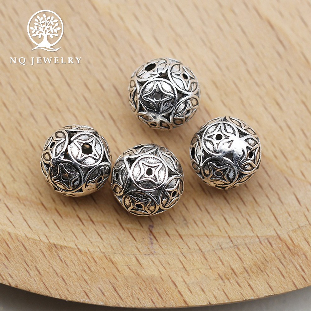 Charm bạc hình cầu họa tiết đồng tiền xỏ ngang - NQ Jewelry
