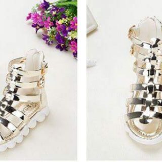 Sandal cho bé gái