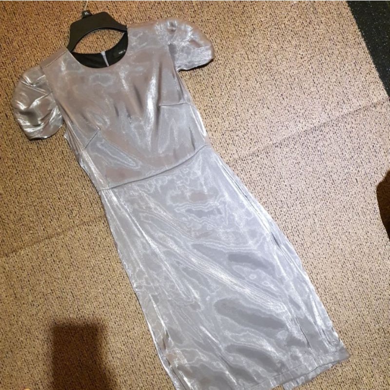 thanh lý đầm tơ Marc size S