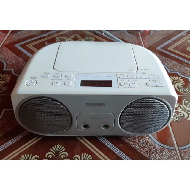Radio va cd toshiba noi dia nhat 100v