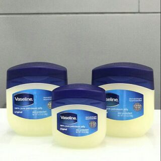 kem giảm nứt nẻ da vaseline 49g