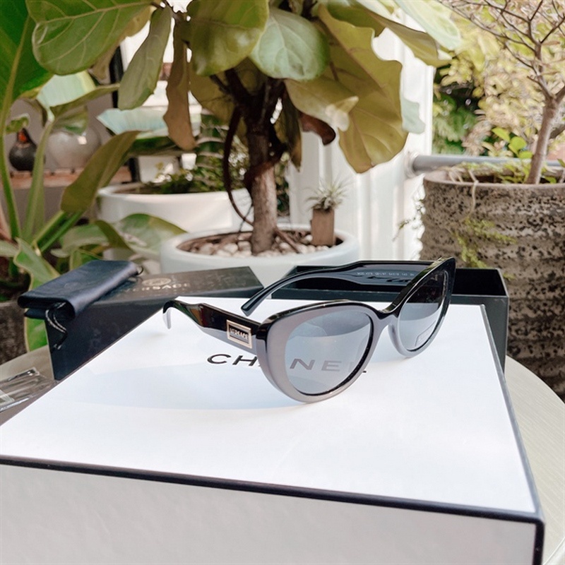 Kính Mát Versace OVE4378 GB1/87 mắt mèo viền đen