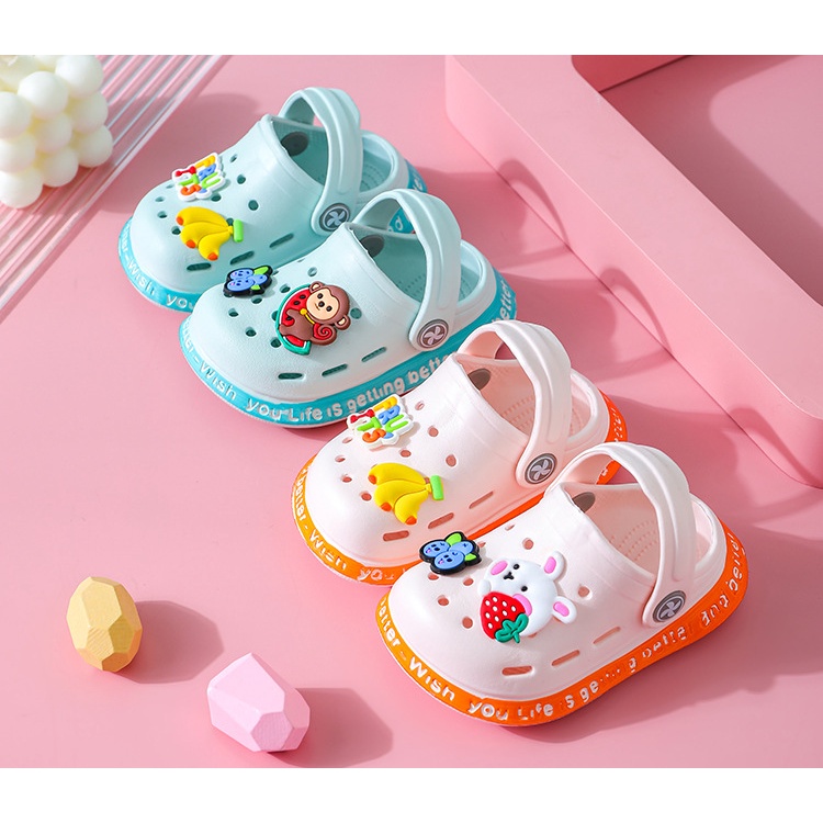 Xăng đan Nhựa EVA Chống Trượt Chống Va Chạm Họa Tiết Hoạt Hình Cho Bé 1-3 Tuổi