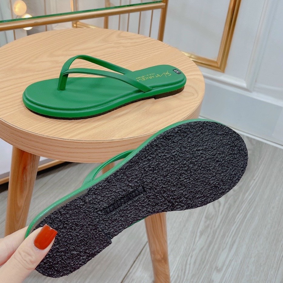 Dép xỏ ngón nữ