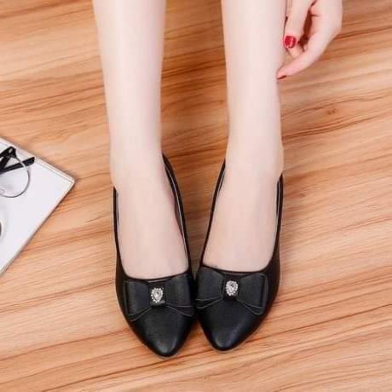 Giày búp bê nữ da mềm đế cao 2cm đen trắng kem