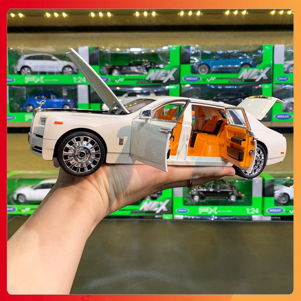 Mô hình xe Rolls Royce Phantom VIII tỉ lệ 1:20 XLG( 3 màu: Trắng, bạc, đen)