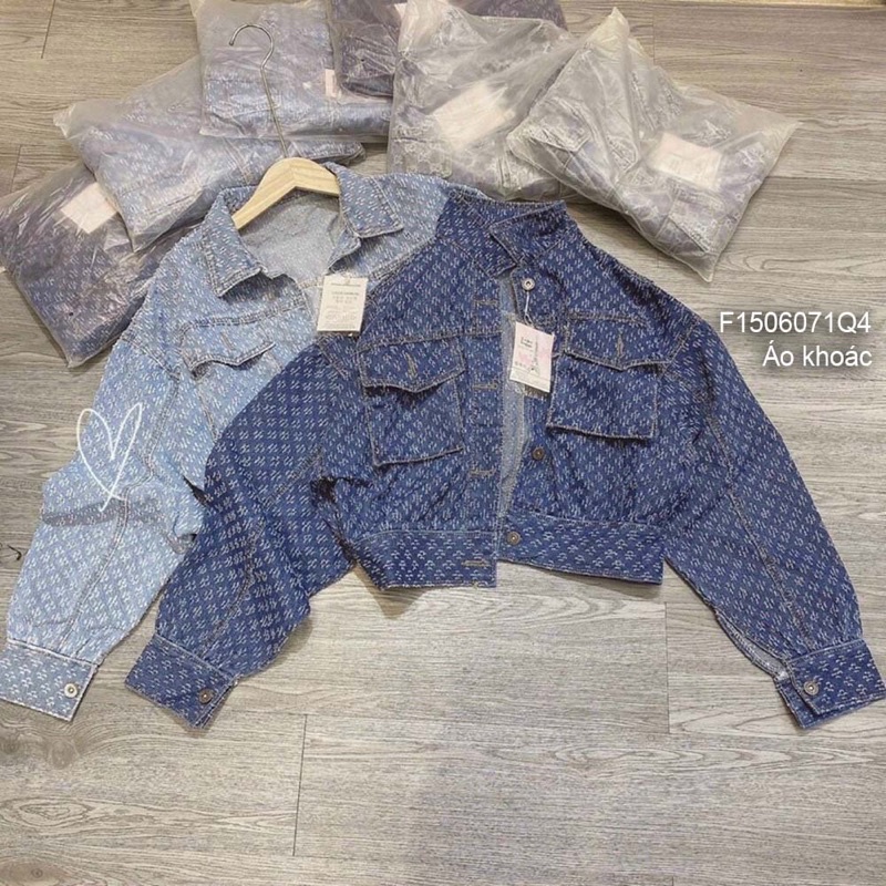 Áo khoát jeans cổ bẻ