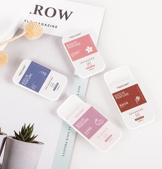 [Hàng mới về] Nước hoa dạng rắn dạng thẻ bỏ túi vỏ hình cô bé hoạt hình tinh tế dễ mang theo