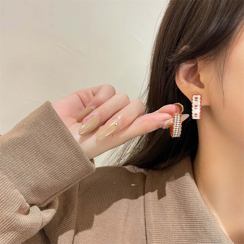 Khuyên Tai Hình Chữ C Họa Tiết Hình Học Không Đối Xứng Cá Tính Cho Nữ