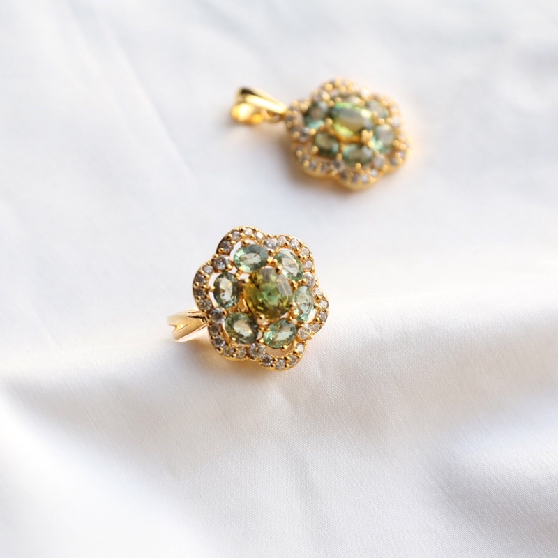 Bộ mặt dây và nhẫn 18k