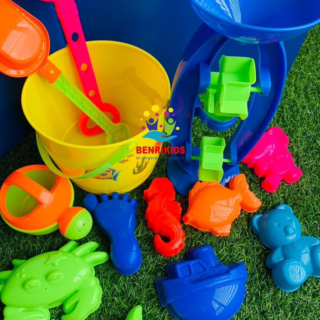 Bộ Xô Xúc Cá Kèm Guồng Quay Chơi Cùng Hạt Cát, Hạt Gỗ, Hạt Muồng Cho Bé, Đồ Chơi Bãi Biển
