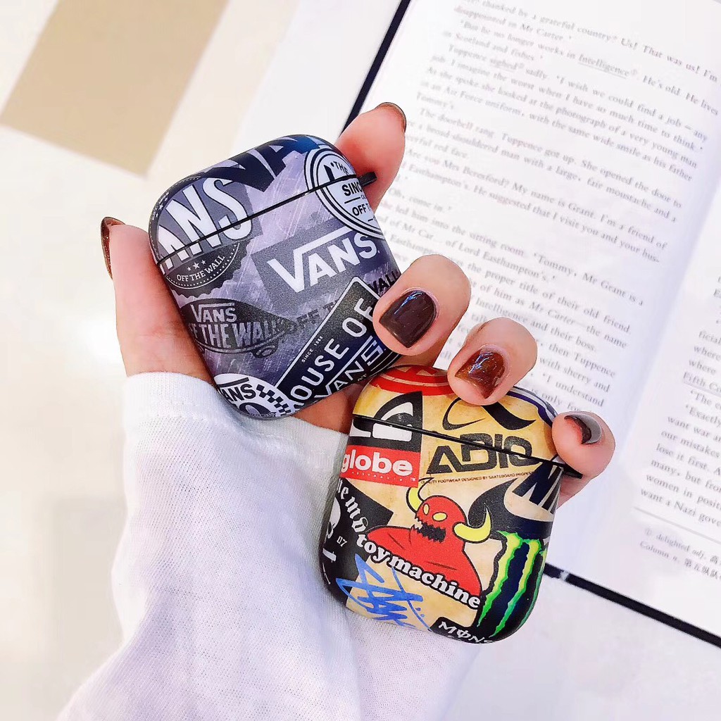 Vỏ bảo vệ hộp sạc airpods 1/2 in hình vans cá tính độc đáo | BigBuy360 - bigbuy360.vn