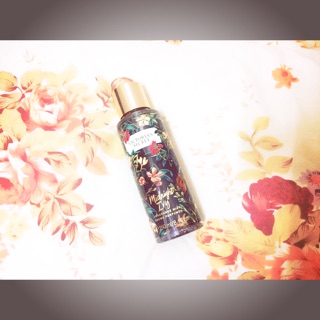 Xịt thơm Victoria Secret
