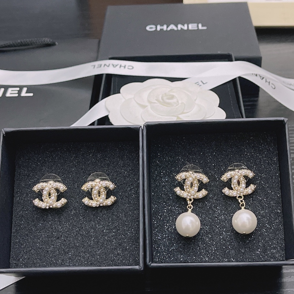 Khuyên Tai Chữ C Đính Ngọc Trai Phong Cách Retro Thời Trang