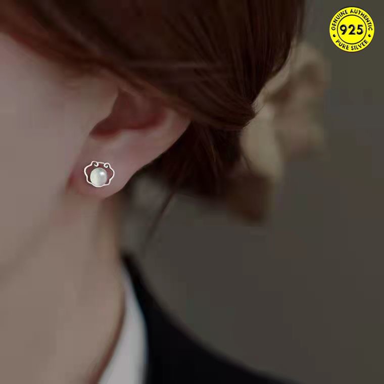 Khuyên tai nữ trang dáng dài tạo hình độc đáo