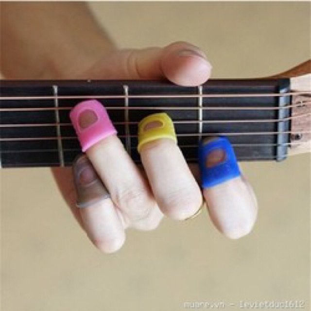 Bọc ngón tay chơi guitar 1 bộ 4c