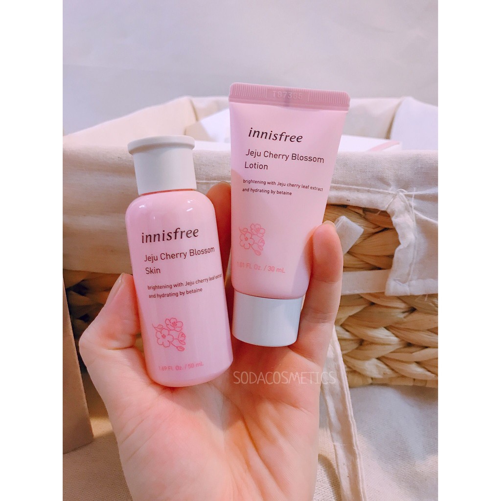 Kit Dưỡng Ẩm, Dưỡng Sáng Da Chiết Xuất Lá Hoa Anh Đào Innisfree Jeju Cherry Blossom Duo Kit