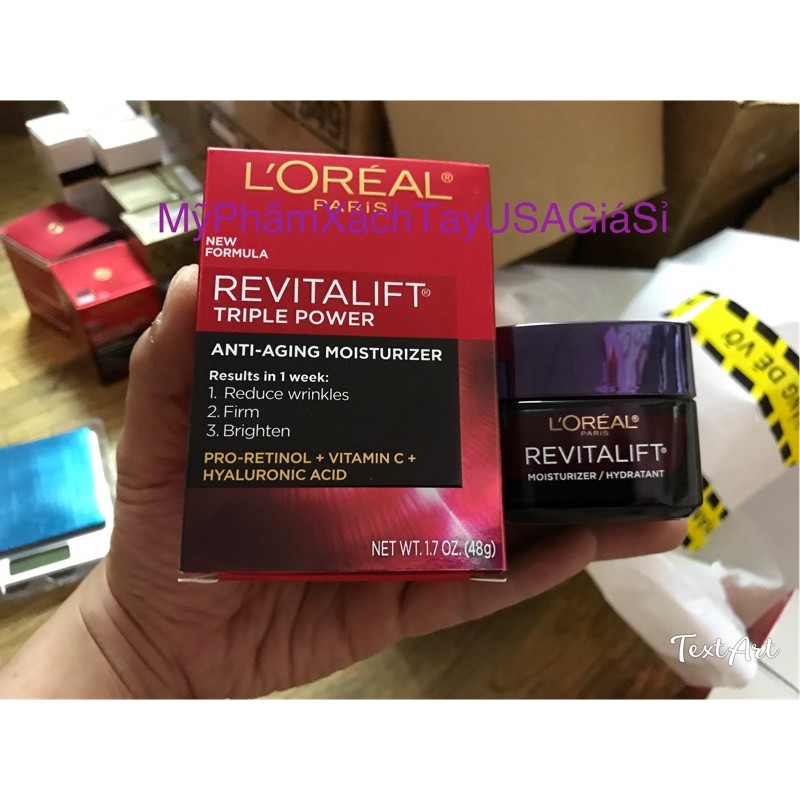 Kem dưỡng ẩm chống lão hóa Loreal Revitalift Triple Power Anti-Aging Moisturizer Hàng Nhập USA